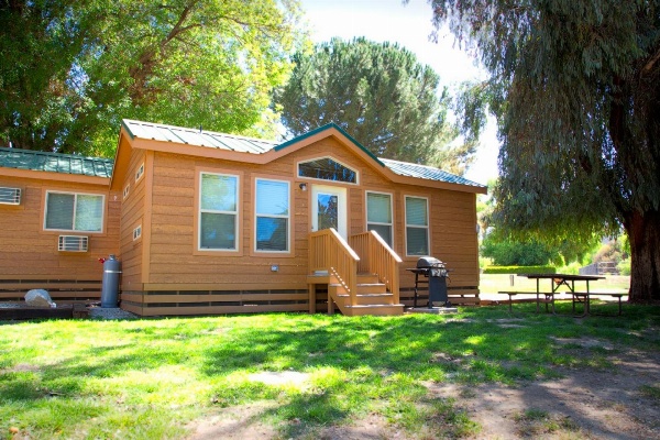 Soledad Canyon Cottage 2 image 1